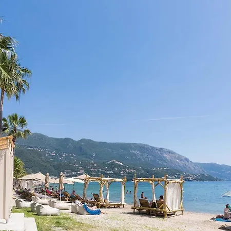 Apartment Seaside Budget By Konnect, Beach Ipsos